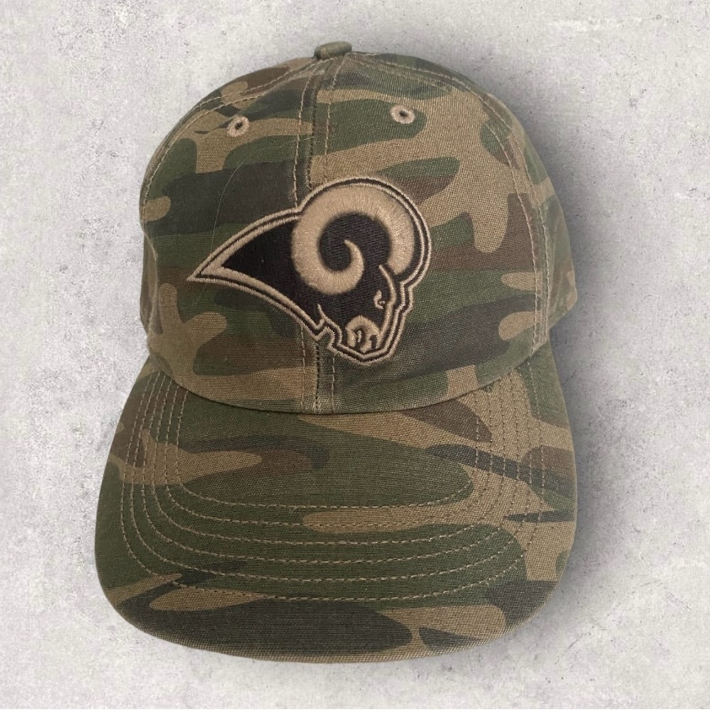 LA Rams Camo Fitted Hat - Size Medium
